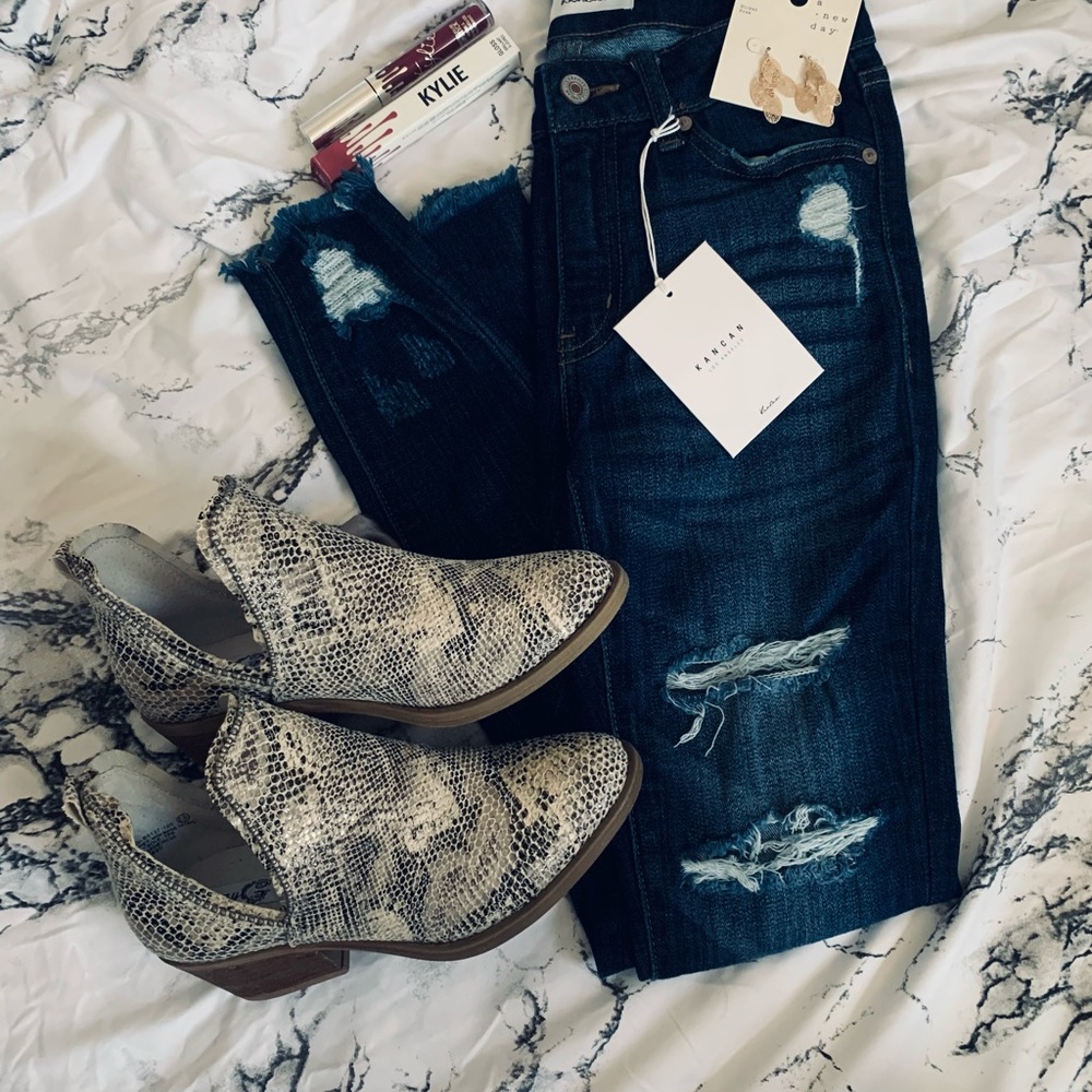 Day off snake skin booties